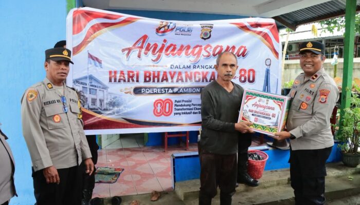 Jelang Hari Bhayangkara ke-80, Polresta Ambon Gelar Anjangsana dengan Purnawirawan, Warakawuri dan Personel Sakit Menahun