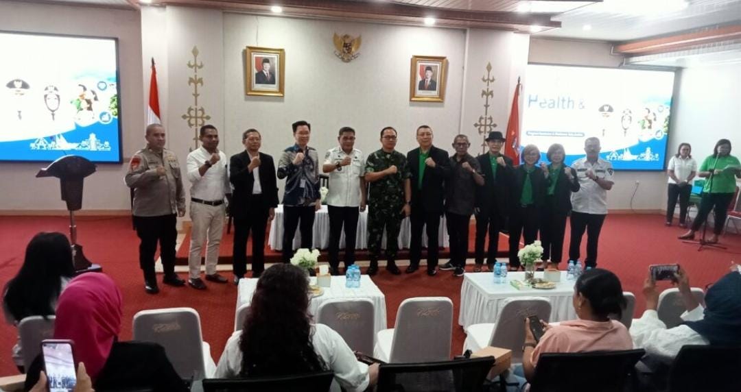 Pose Bersama
