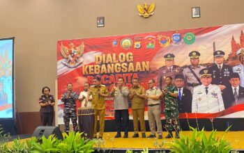 Walikota Ambon Minta Generasi Muda Kritis Tapi Santun, Bukan Caci Maki