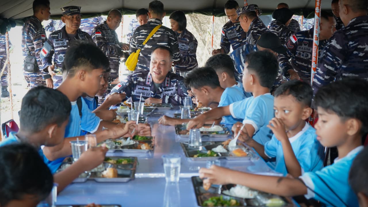Santap MBG Bersama Murid