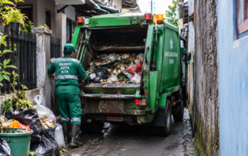 Armada Sampah Kecil Masuk Wilayah Sempit, Pemkot Ambon Siap Jangkau Seluruh Kawasan
