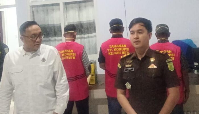 Jaksa Tahan Tiga Tersangka Korupsi Dana Desa Sangliat Krawain di Tanimbar