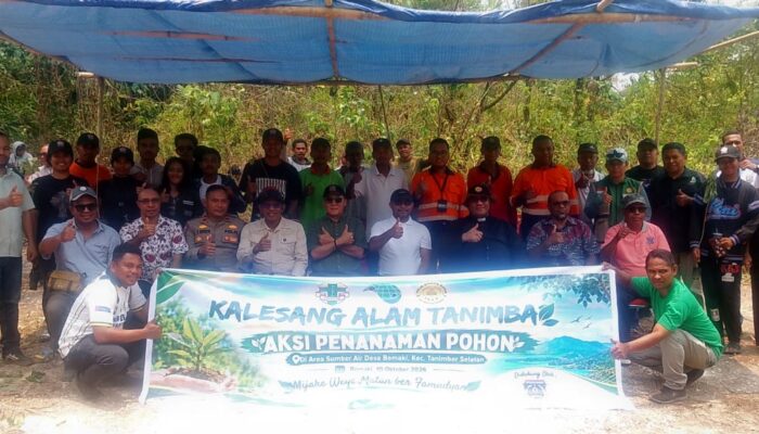 Sumber Air Bomaki Ditanami Pohon Demi Kelestarian Sumber Air