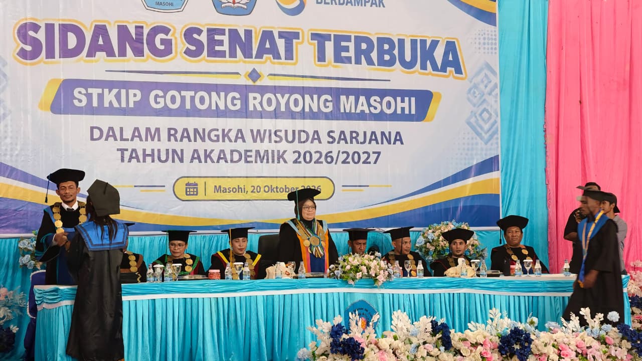 WISUDA STKIP Gotong Royong